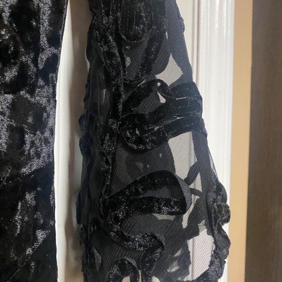 Lauras Black Velvet, Off the shoulders cocktail dress - Picture 4 of 7